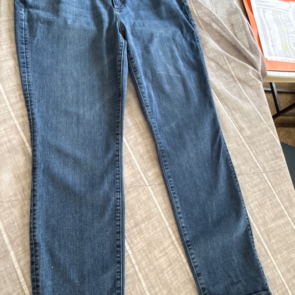 Ann Taylor Factory Jeans curvy - Picture 1 of 3